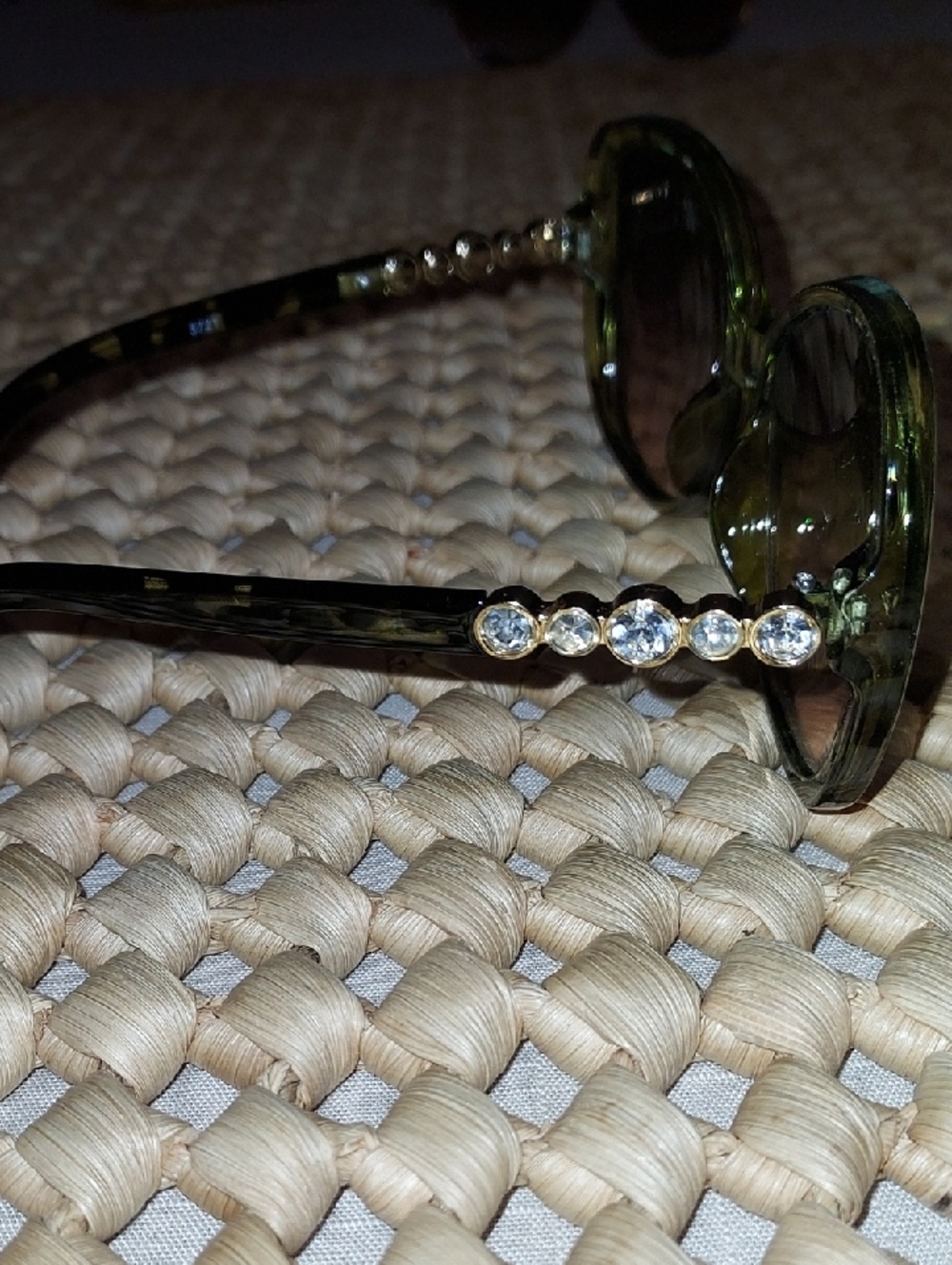Main Character Sunglasses - Picture 4 of 9